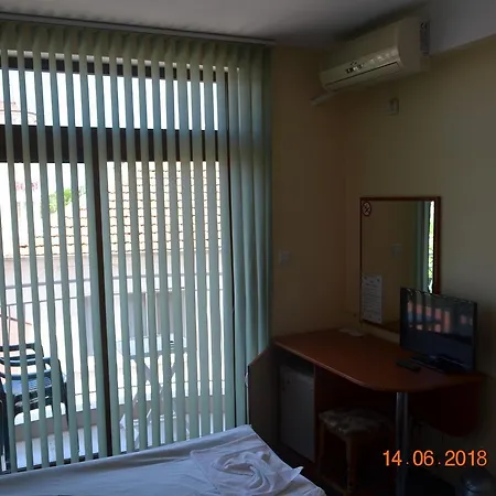 Opal Гостевой дом Равда